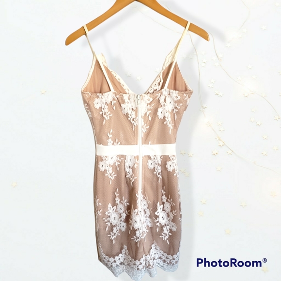 SOLD Beige/lace mini spring dress - Picture 4 of 10